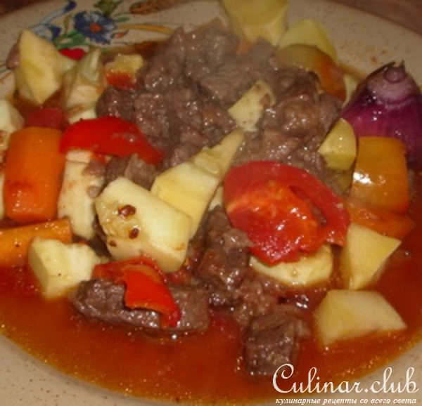 Мясо с овощами в горшочках