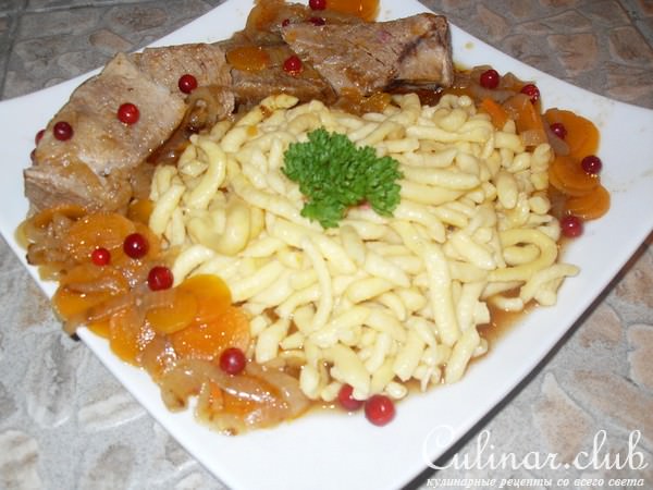 Шпетцле с свиным мясом (Sptzle mit Schweinebraten)