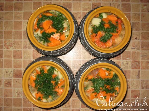 Свинина с овощами запеченая в горшочке 