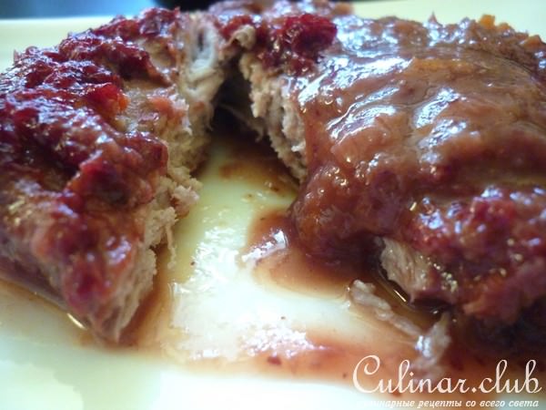 Мясо, запечённое в бруснично-апельсином соусе