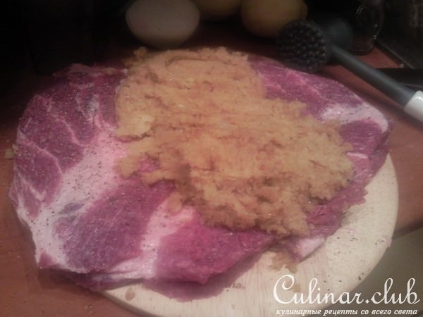 Праздничный мясной рулет