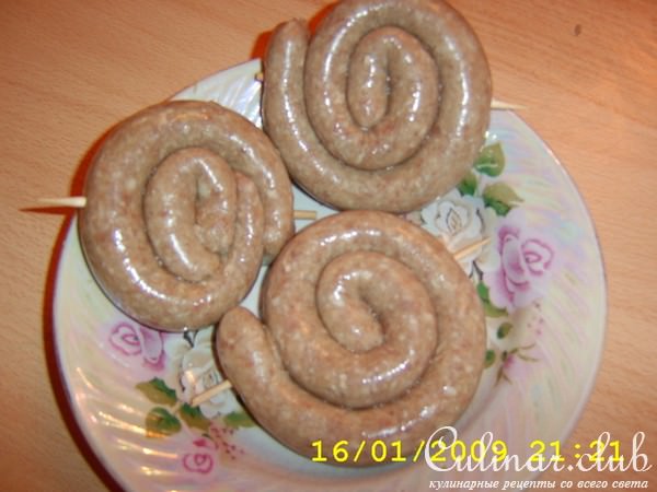 Чесночные мини-колбаски из свинины.