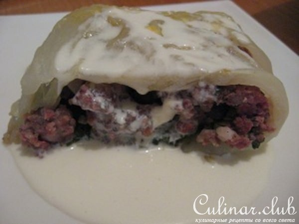 мясо под капустными листьями