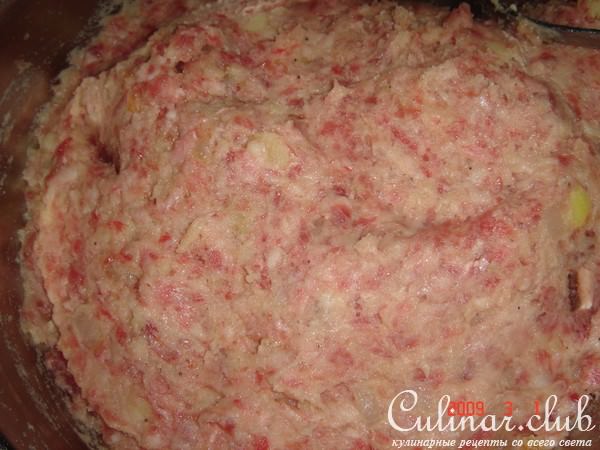 Картофельно-мясные котлеты с нежным грибным соусом.