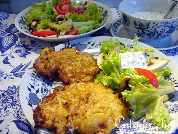 Шницель с картофельной корочкой и сметанно-ароматным соусом