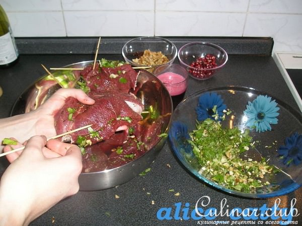 КАРМАШКИ ИЗ КОНИНЫ В ГРАНАТОВОМ СОУСЕ