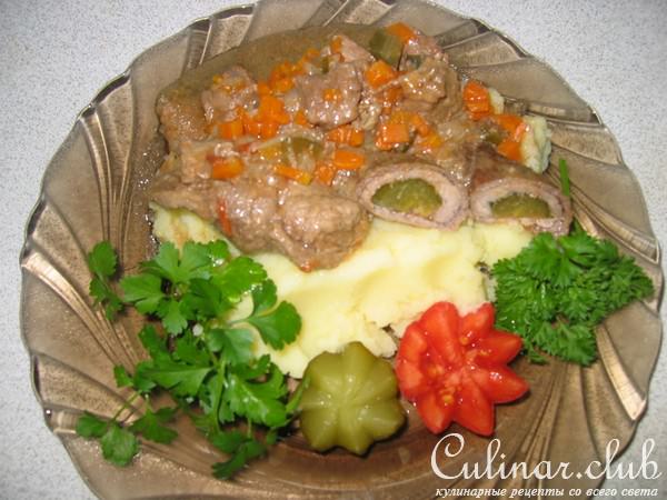 Мясные рулетики с солёным огурцом