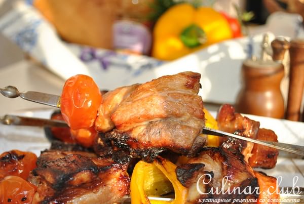 Свиные ребрышки BBQ с овощами