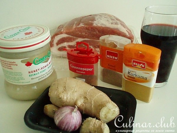 Свинина запеченная с грибным соусом