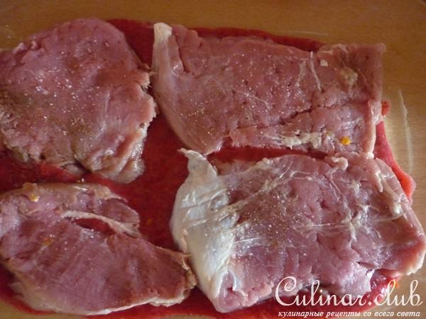 Мясо, запечённое в бруснично-апельсином соусе