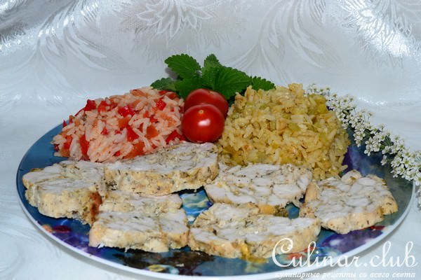Мясной рулет с разноцветным рисом