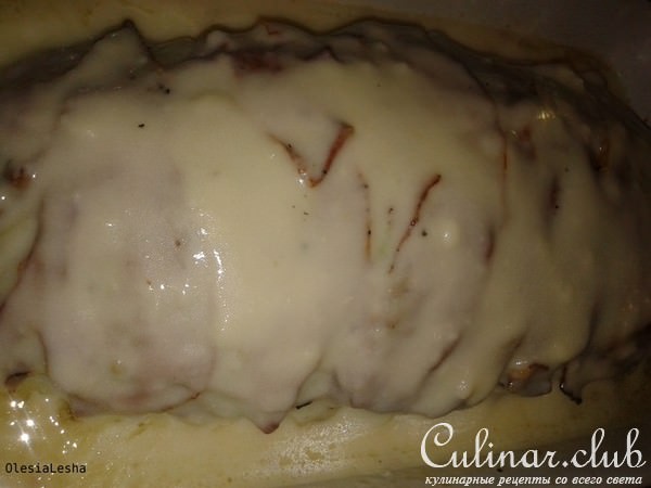 "Голубец"...мясной рулет под нежным сливочным соусом)))