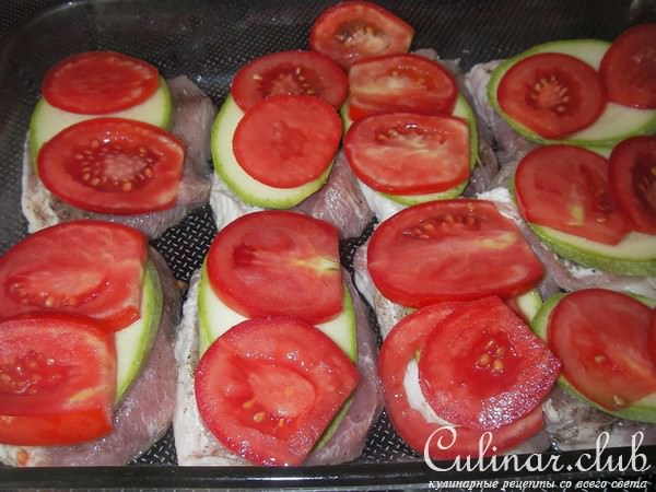 Свинина с овощами и каперсами