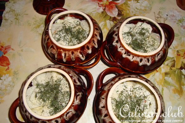 Свинина с картофелем и морковью, тушенные в горшочке