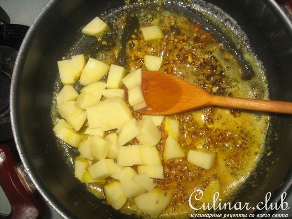 Aloo Pulao (индийский плов с картофелем)