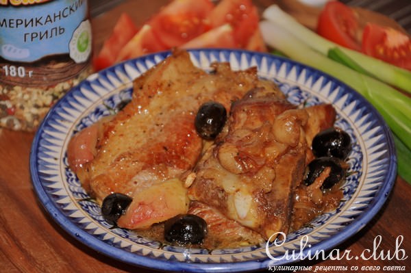 Свиные ребра с нектаринами, оливками и анчоусами