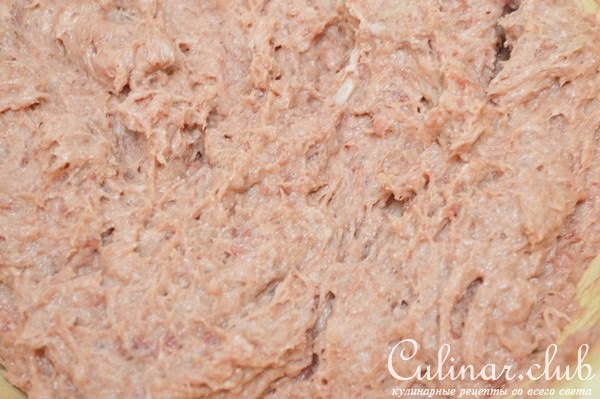 Котлеты из баранины с маринованным перцем и сыром.