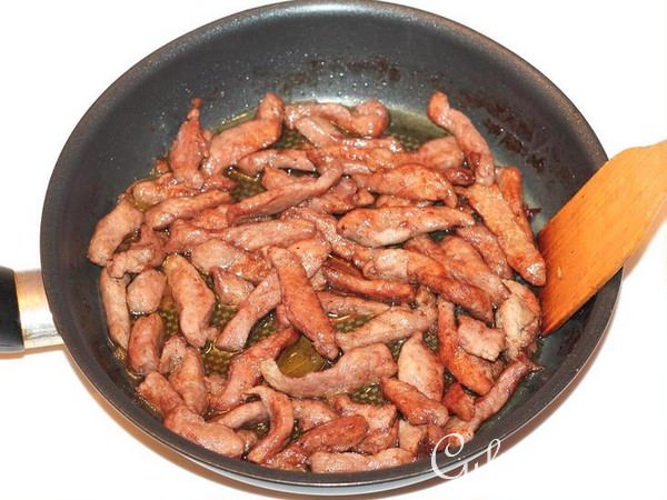 Мясное рагу с итальянским акцентом 