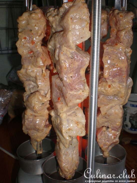Шашлык и закуска к нему 
