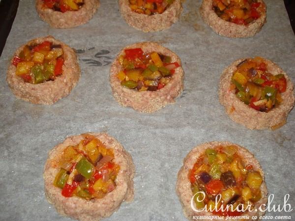Корзиночки из фарша с овощами
