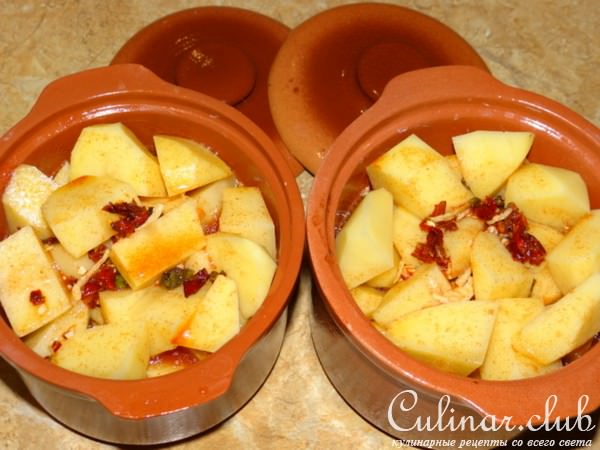 Жаркое из картофеля с мясными шариками и томатным соком
