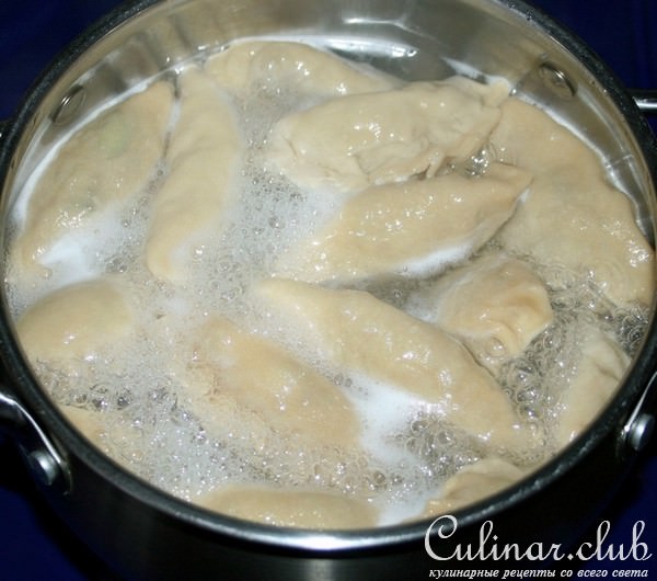 Вареники с мясом,брокколи и соевым соусом