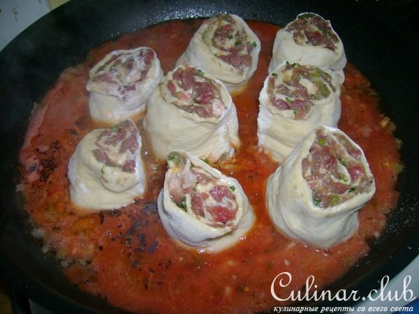 РУЛЕТИКИ С МЯСОМ В ТОМАТНОМ СОУСЕ