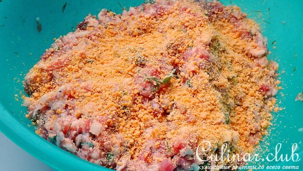 Мясные шарики с травами в томатном соусе