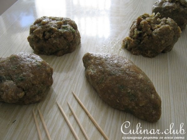 Котлетки восточные на шпажках.-(kebab chobi)