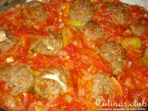 рубленые биточки с сыром манури запечёные с перцем