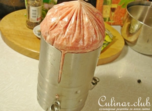 Домашняя мортаделла с оливками.