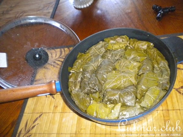 Голубцы в виноградных листьях
