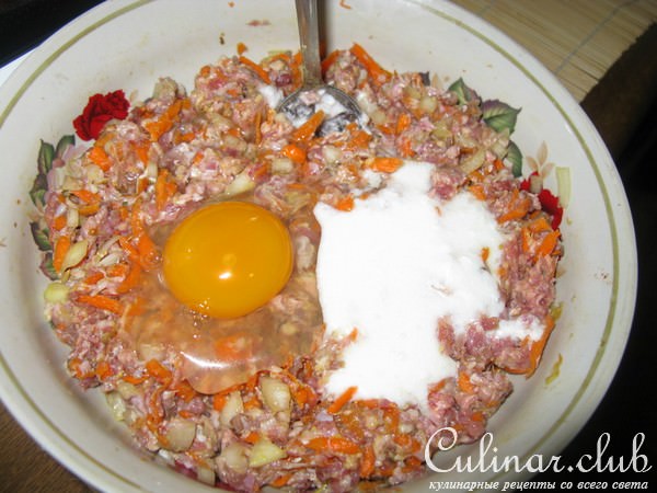 Мясные розочки на кефирно-содовом тесте с интересным соусом