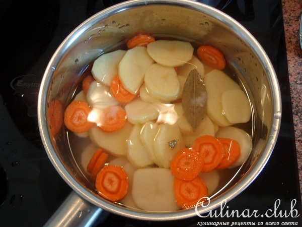 Паста с куриным фаршем и фрикадельки. 
