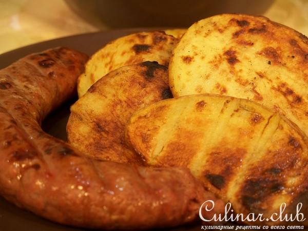 Маринованные колбаски-гриль с картошечкой-гриль
