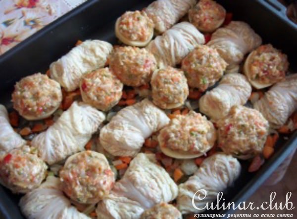 Голубчики из китайской капусты+куриные котлетки на картофельных подушечках (фарш экспериментальный)