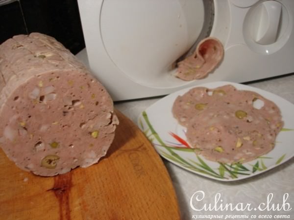 Домашняя мортаделла с оливками.