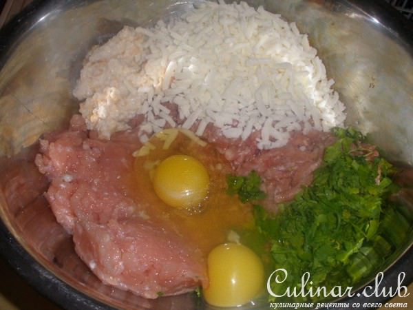 Запеканка из трех видов мяса, глазированная красным вином