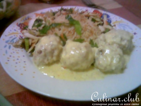 Тефтели в сметанном соусе с рисом(вариант из ...)