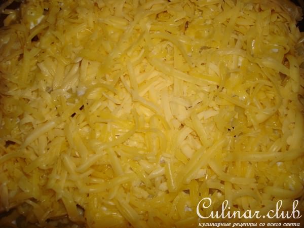 Картофель, запеченный с мясом и грибами