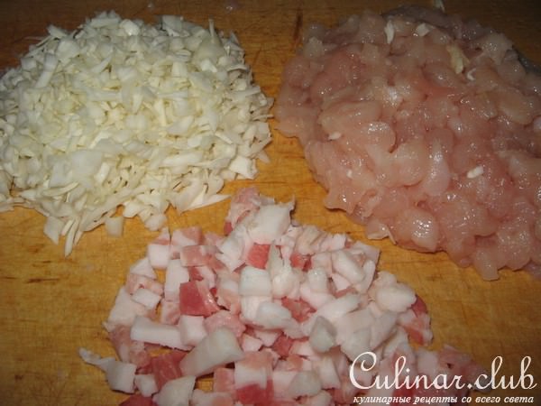 Голубцы с курицей и беконом.