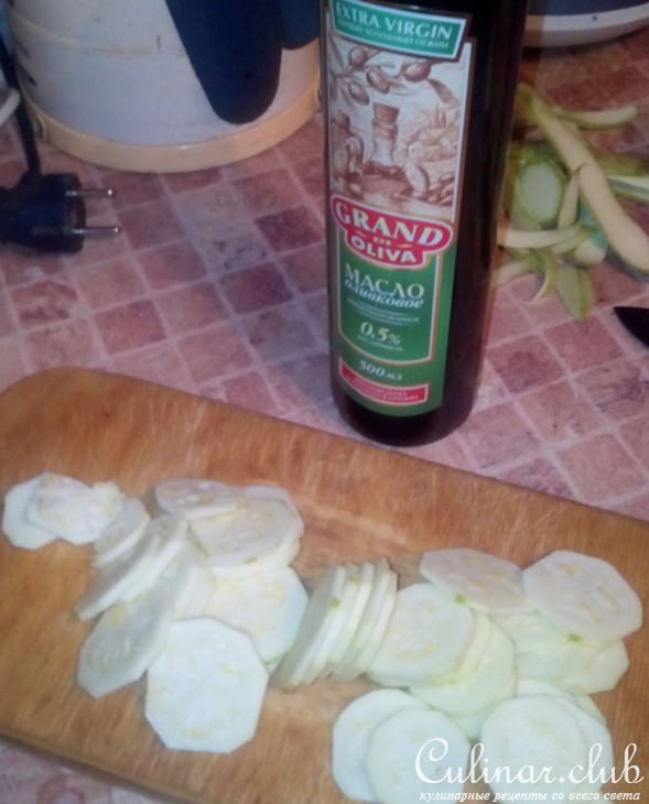 Паста с кабачком, петрушкой и креветками