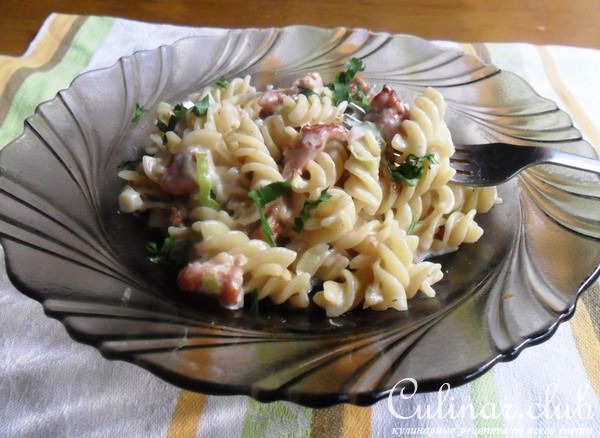 Паста с копчёным куриным мясом