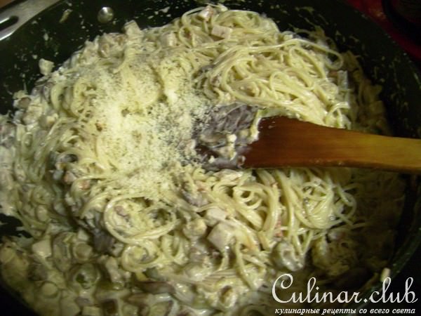 Капеллини с грибами и баклажанами в сливочном соусе. Capellini with eggplant and mushrooms.