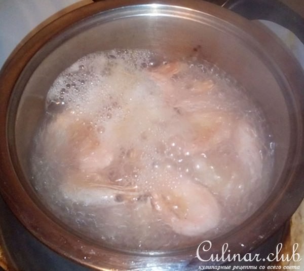 Паста с кабачком, петрушкой и креветками