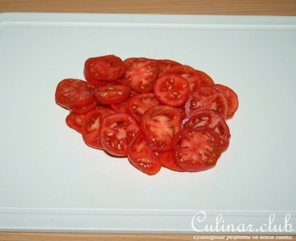 "Гнездышки" из спагетти с курицей,помидорами и оливками