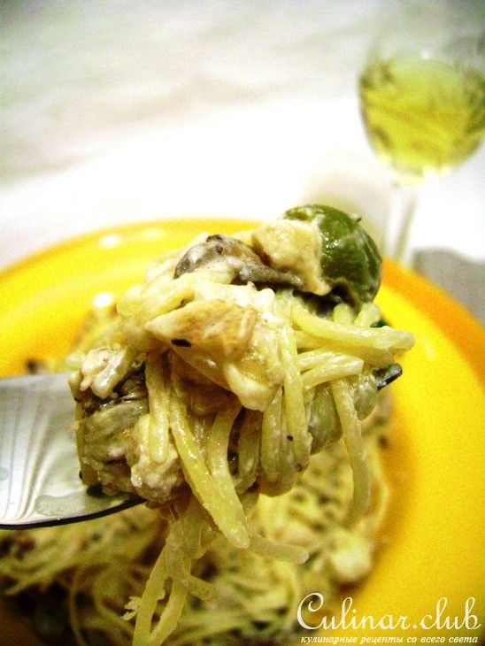 Капеллини с грибами и баклажанами в сливочном соусе. Capellini with eggplant and mushrooms.