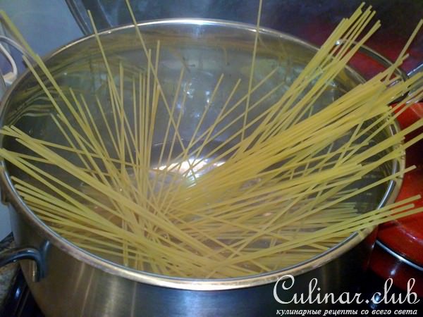 Паста с рукколой и домашними заправками, потенциально ежевечернее блюдо