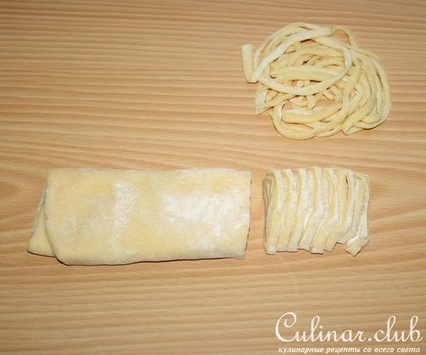Домашняя паста с нутом,томатами и маслинами