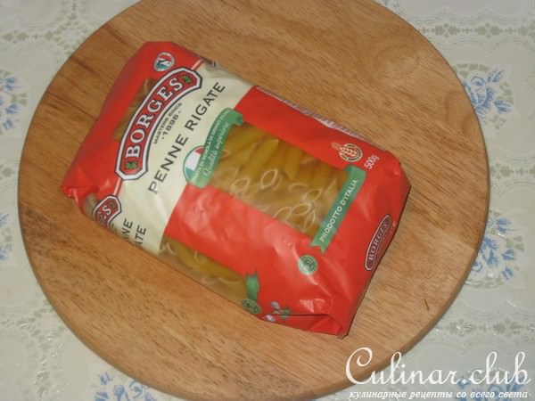 Паста с томатным соусом и оливками